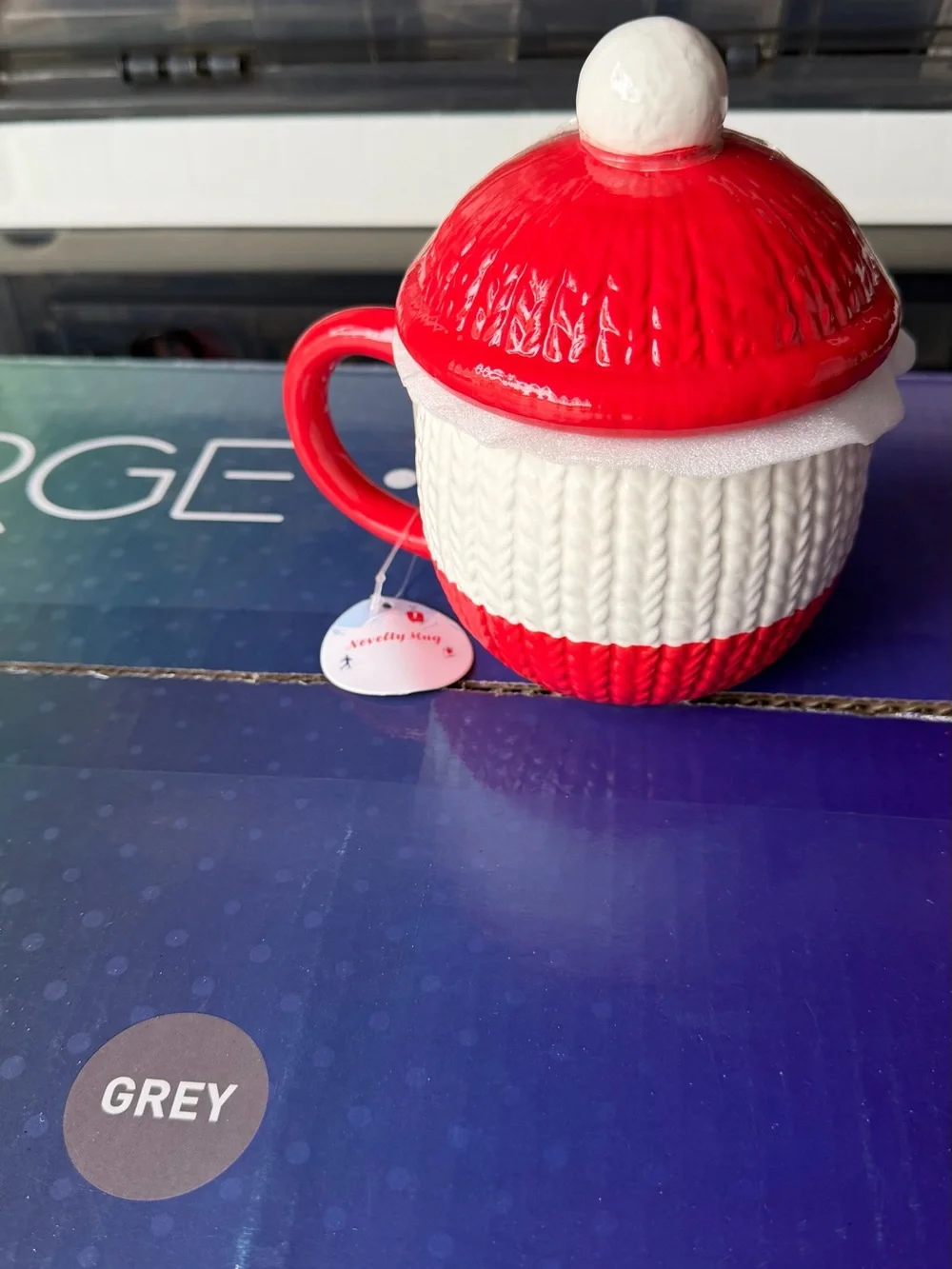 Target Red and White Knit-Texture Ceramic Mug with Lid and Handle